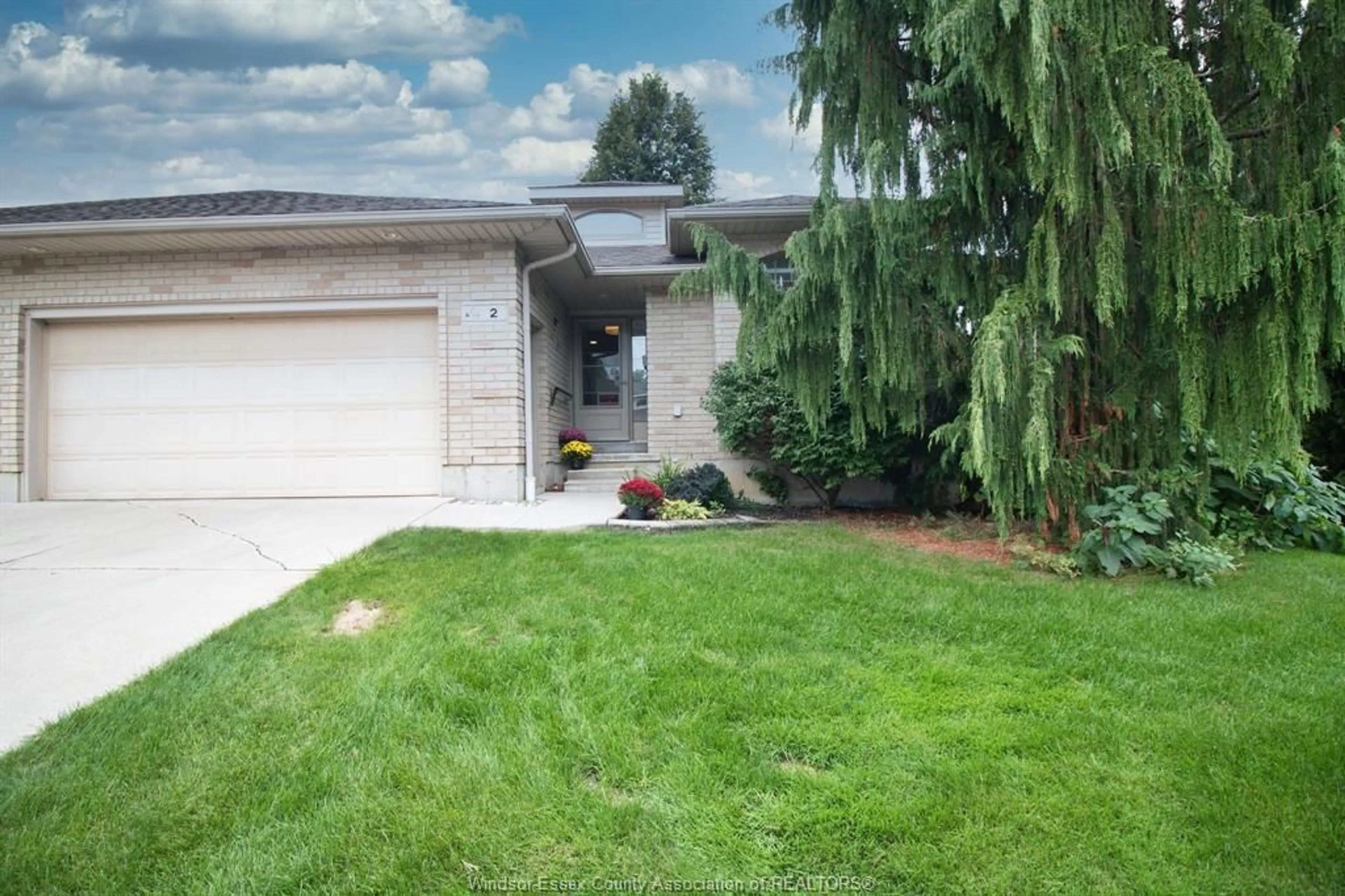 Unknown for 2 THOMAS Cres, Chatham Ontario N0P 2L0