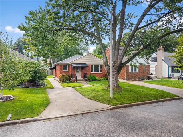 2567 WINDERMERE, Windsor 3