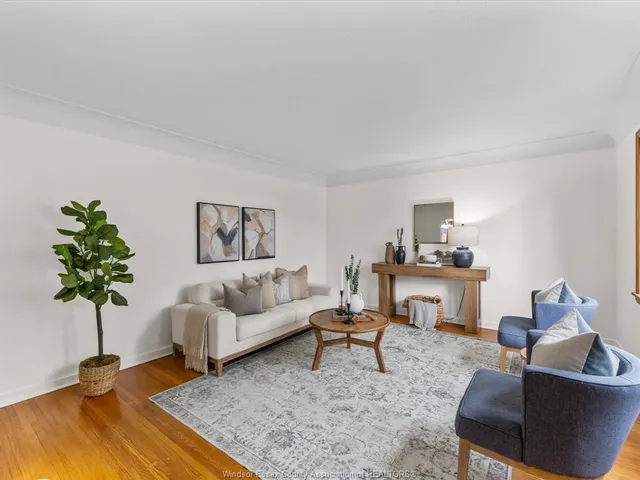 2567 WINDERMERE, Windsor 4