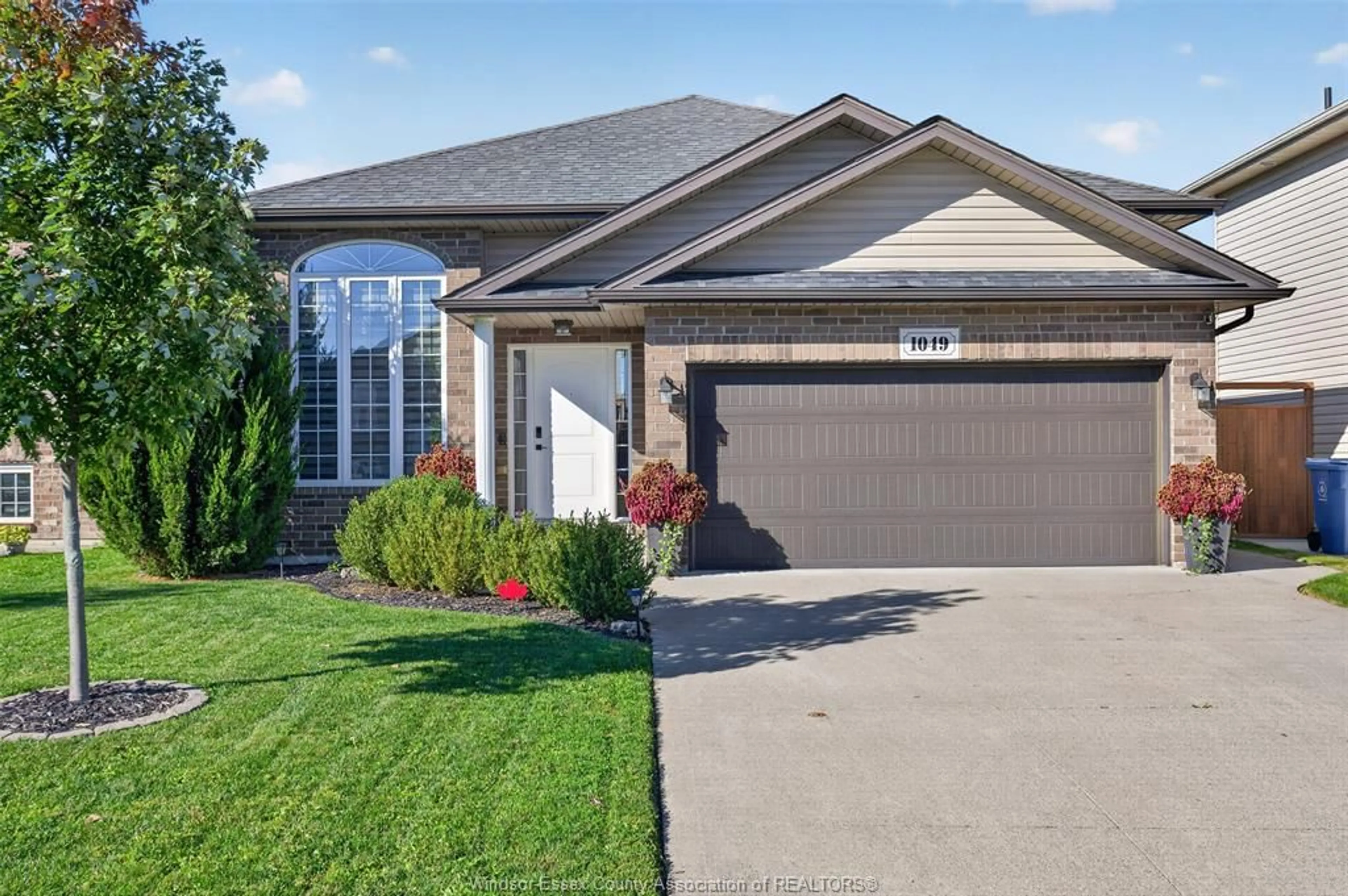 Home with brick exterior material, street for 1049 THUNDERBAY, Windsor Ontario N8P 0C1