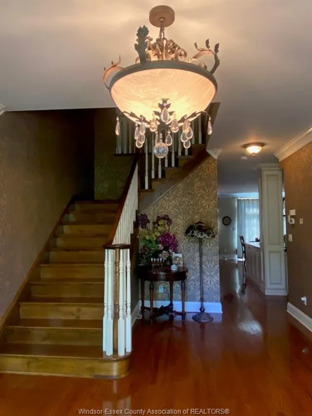 3435 VICTORIA, Windsor 3