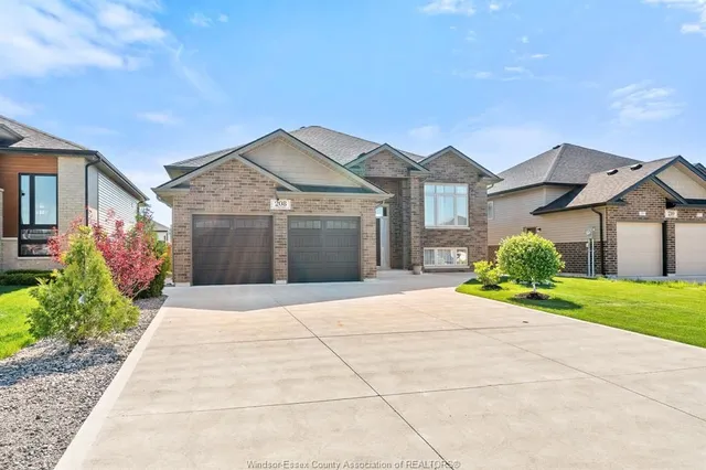 208 CLARKE, Amherstburg 2