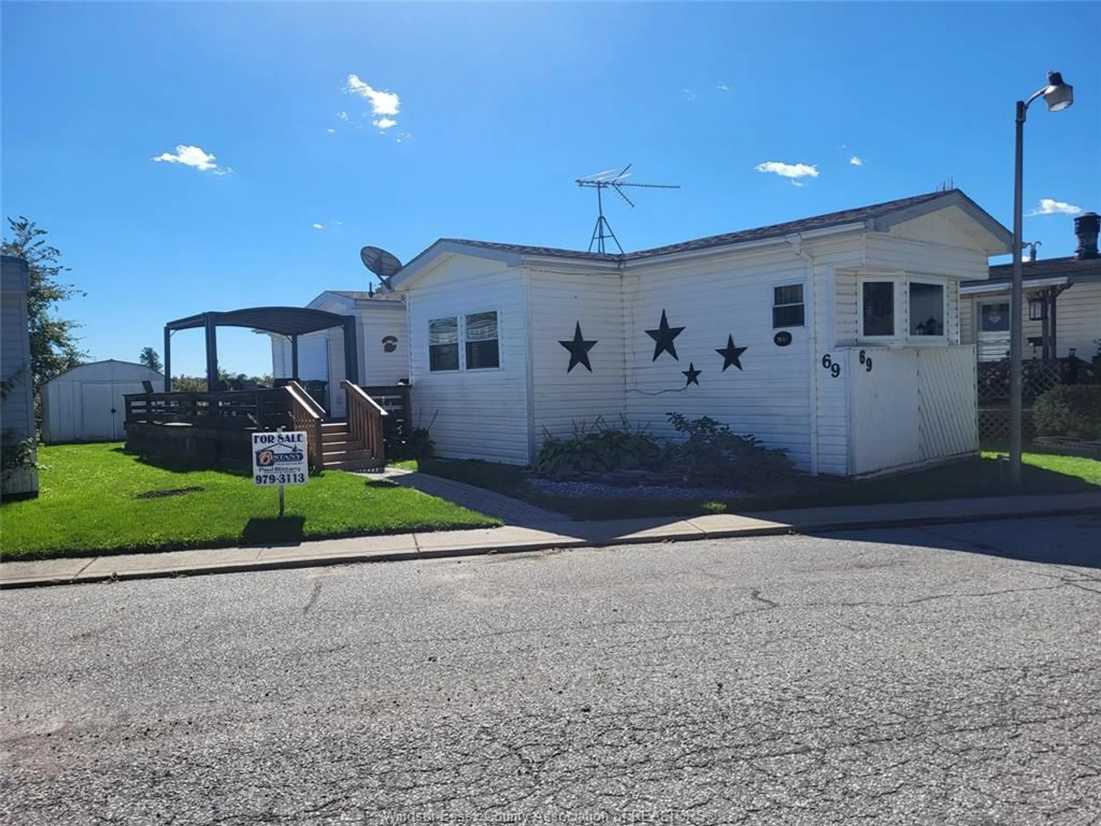 A pic from outside/outdoor area/front of a property/back of a property/a pic from drone, unknown for 69 WILDER SOUTH - MOBILE HOME ONLY, Lakeshore Ontario N8N 2T2