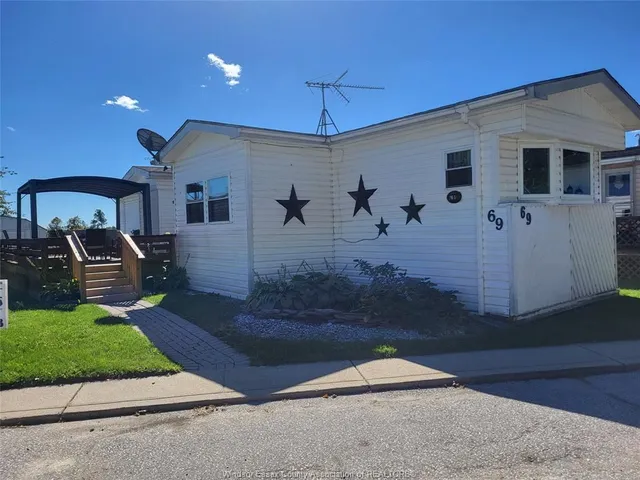 69 WILDER SOUTH - MOBILE HOME ONLY, Lakeshore 2