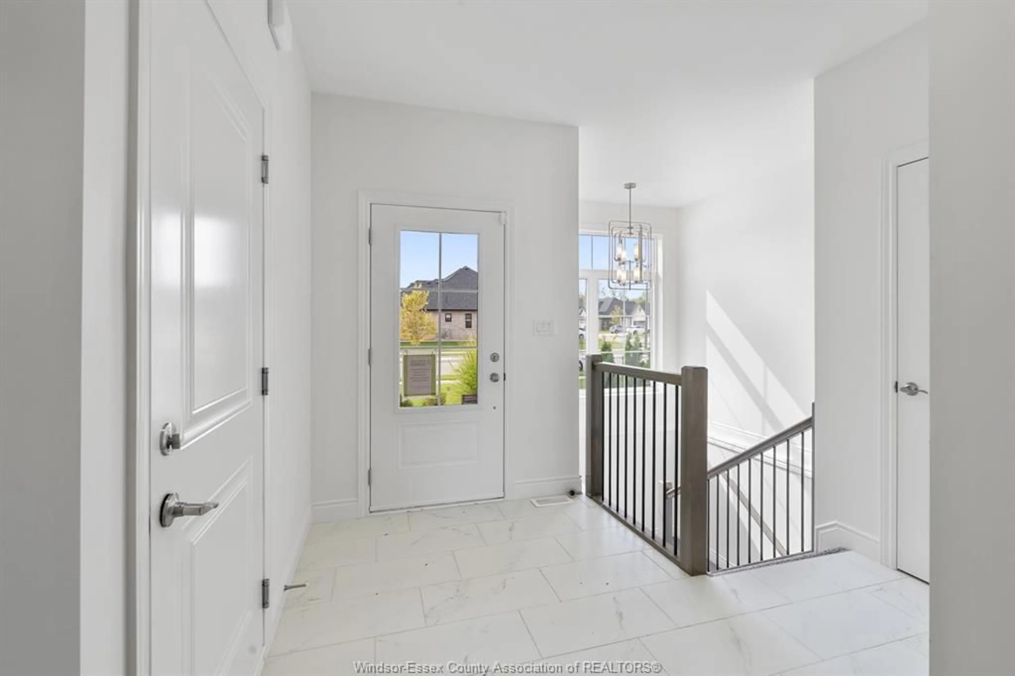 Indoor entryway for 218 McLellan Avenue, Amherstburg Ontario N9V 0H1