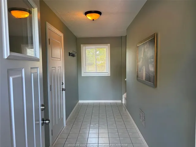 40 HOLIDAY Crt, Amherstburg 2