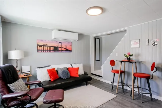 639 WATKINS, Windsor 5