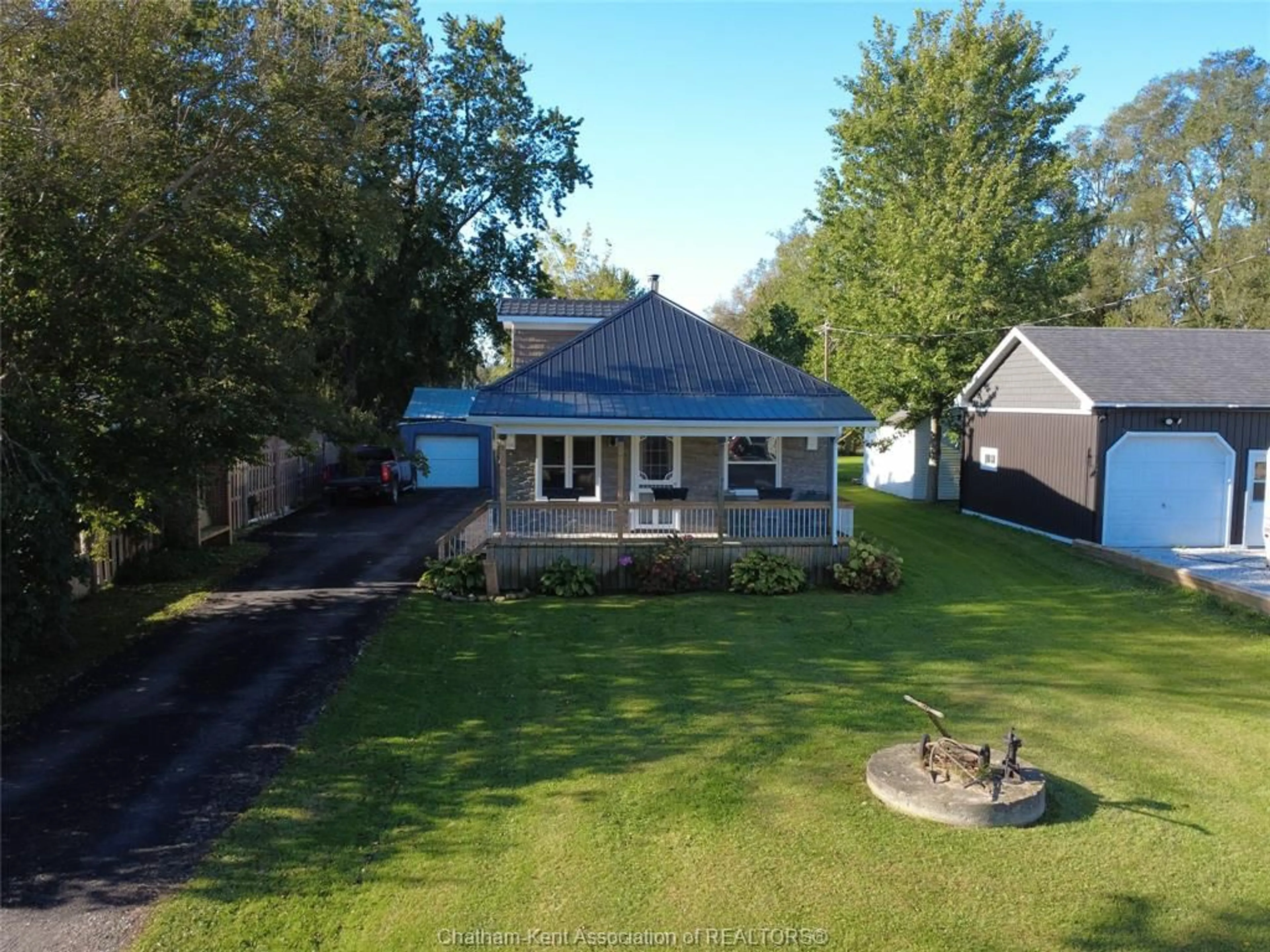 A pic from outside/outdoor area/front of a property/back of a property/a pic from drone, street for 36 Talbot St, Shrewsbury Ontario N0P 1A0