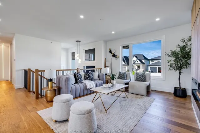 8323 Annie, McGregor 5