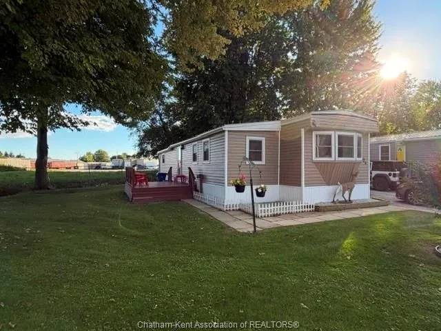 24 SUTTON Crt, Chatham 2