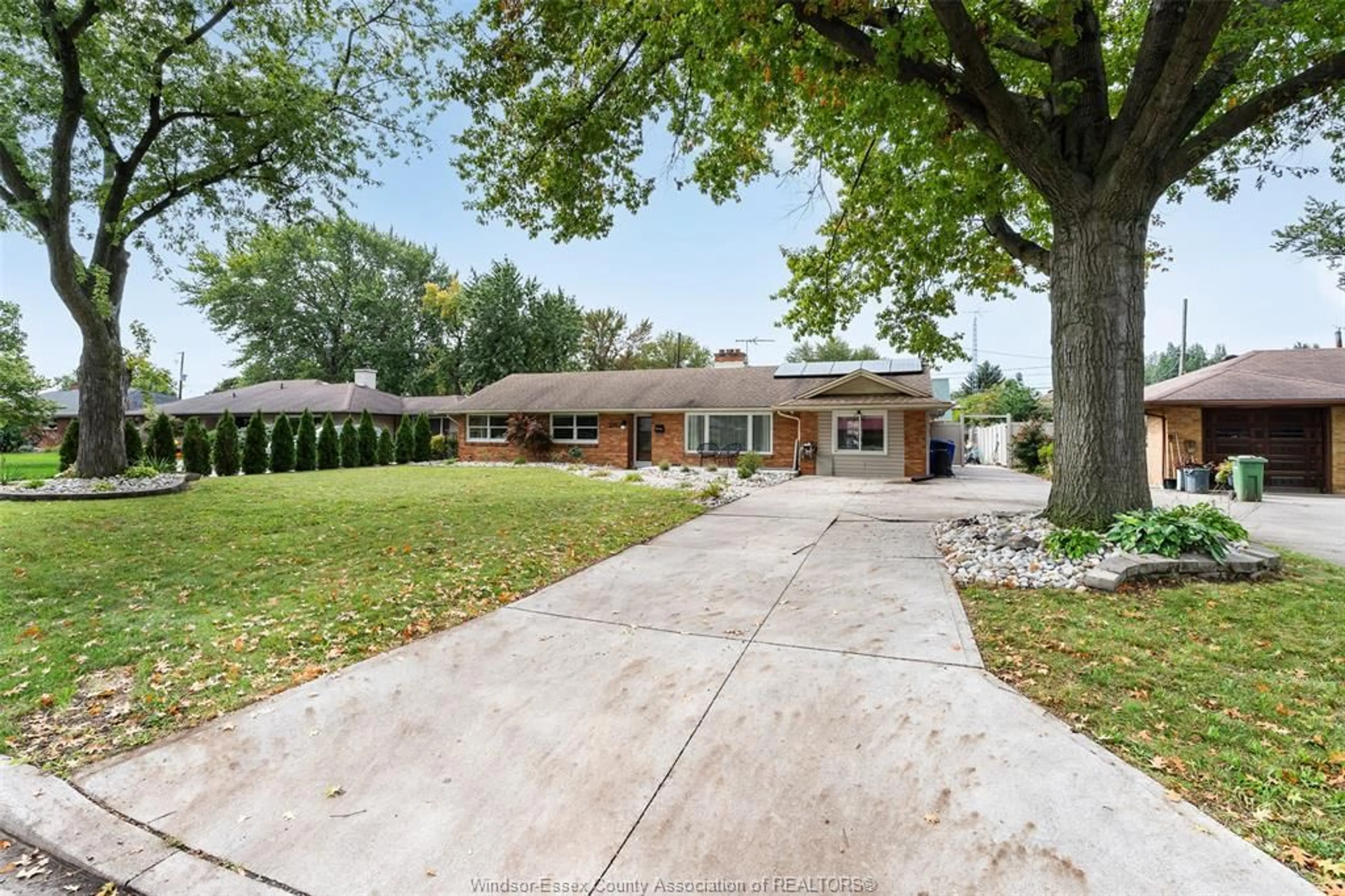 Home with brick exterior material, street for 2767 BUCKINGHAM, Windsor Ontario N8T 2C1