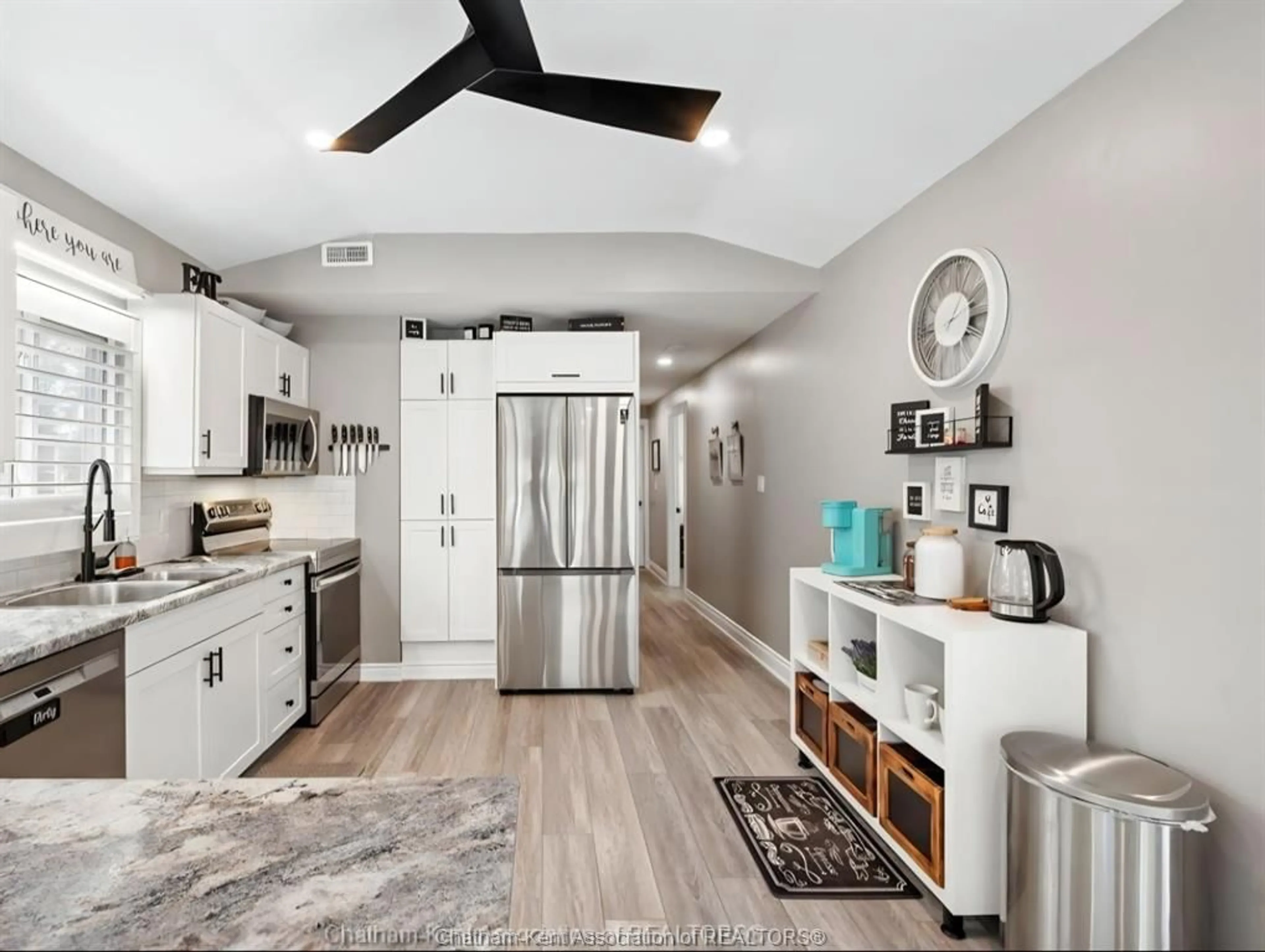 Open concept kitchen, unknown for 23 Sutton Crt, Chatham Ontario N7L 4G4