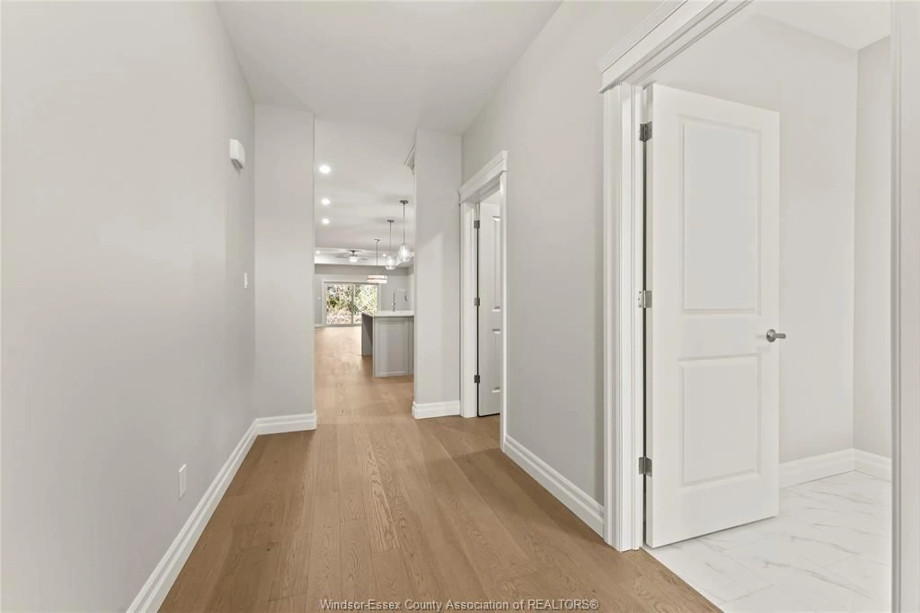 Indoor entryway for 3185 TULLIO Dr, LaSalle Ontario N9H 1H3