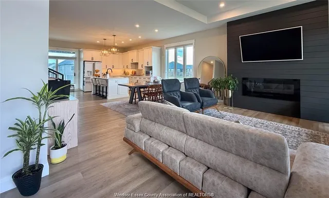 1707 MUCCI, Kingsville 3