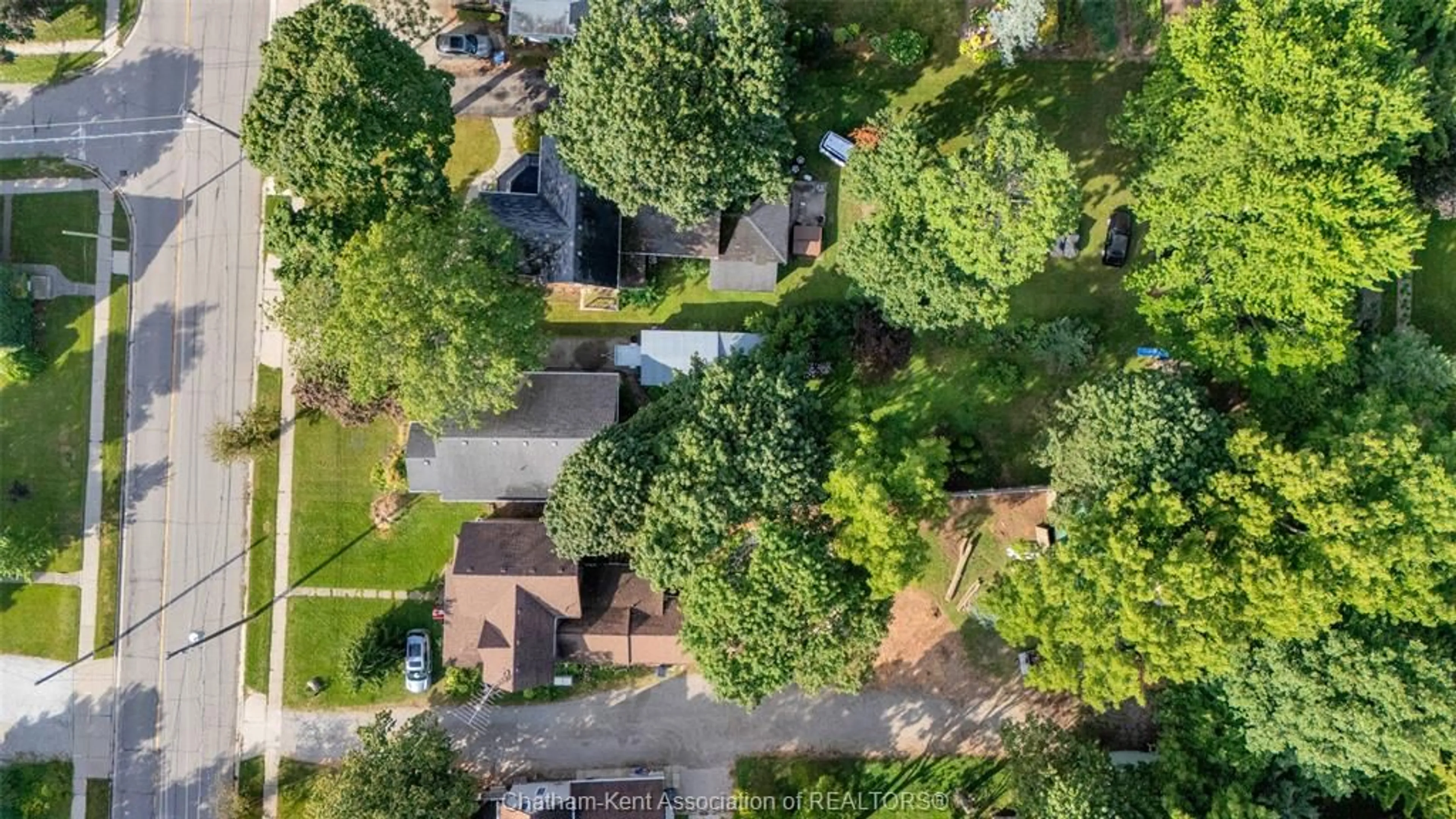 A pic from outside/outdoor area/front of a property/back of a property/a pic from drone, street for 203 Talbot St, Blenheim Ontario N0P 1A0