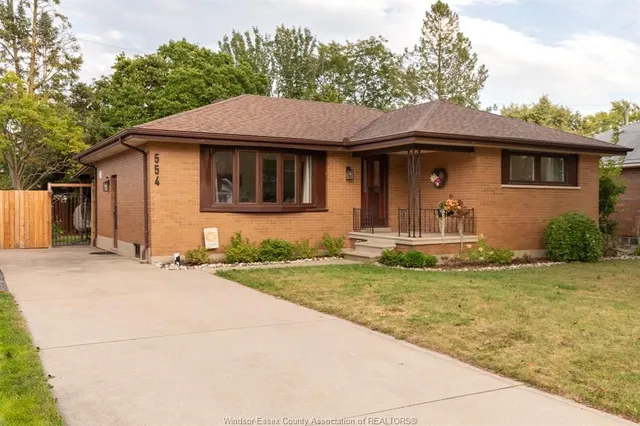 554 BERTHA Ave, Windsor 2