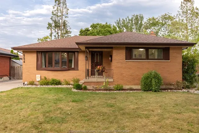 554 BERTHA Ave, Windsor 3