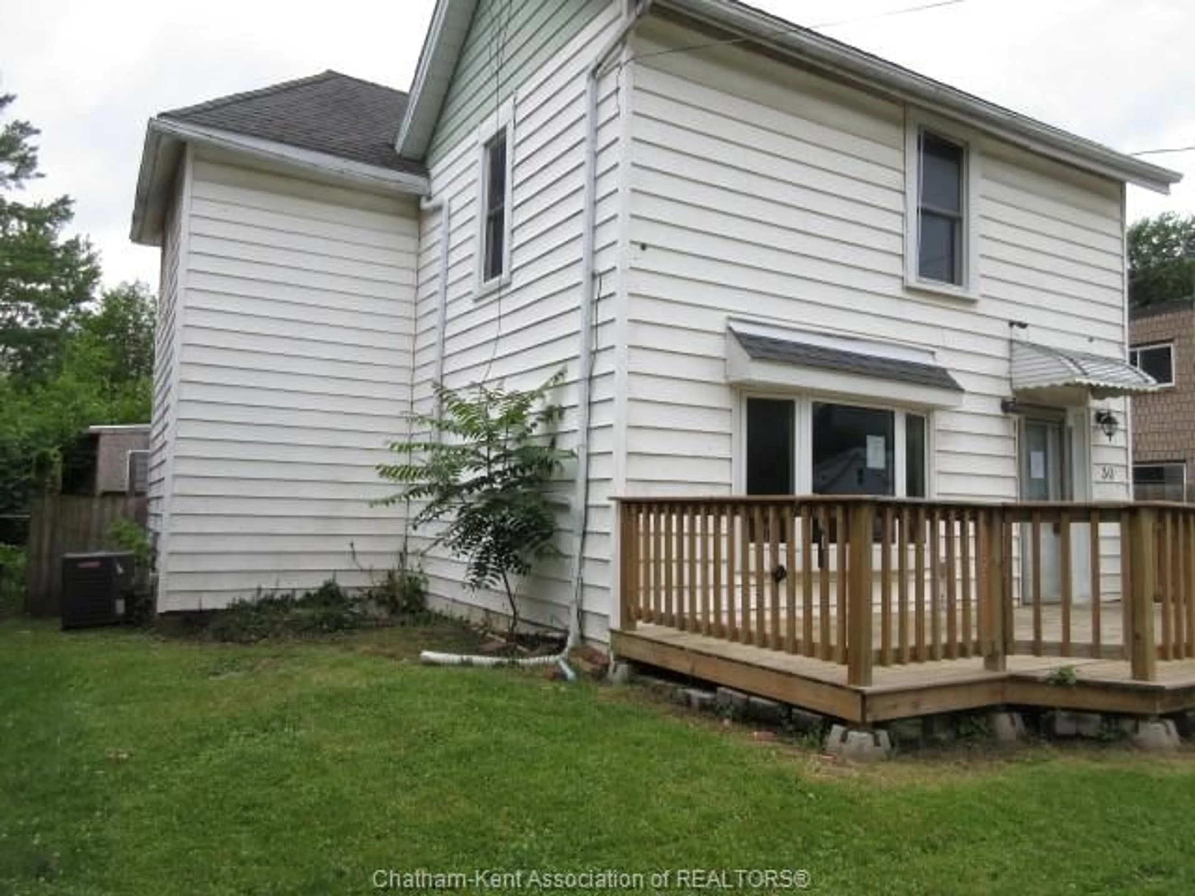 Home with vinyl exterior material, unknown for 30 Delaware Ave, Chatham Ontario N7L 2W2