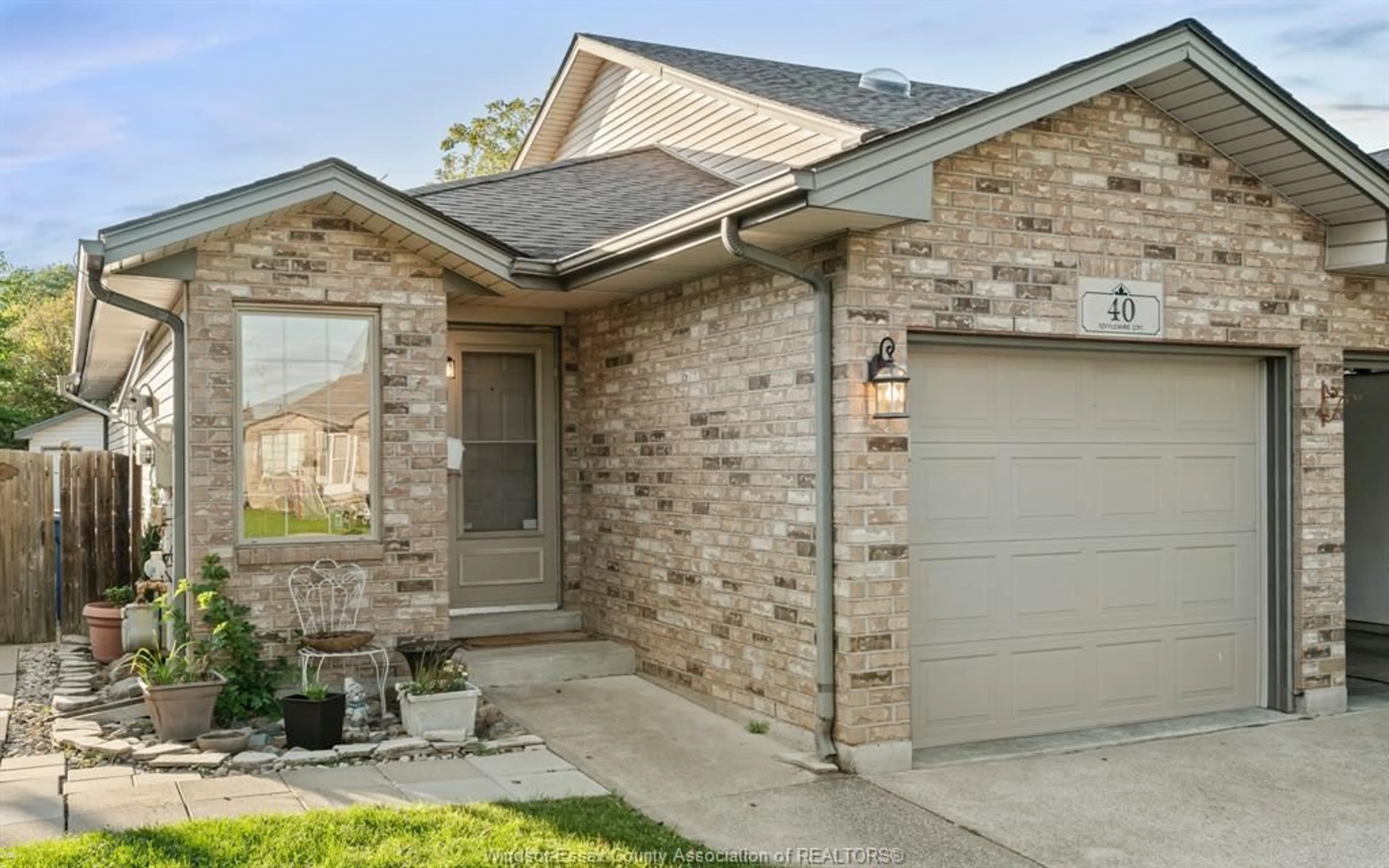 Home with brick exterior material, street for 40 TOFFLEMIRE, Amherstburg Ontario N9V 4A4