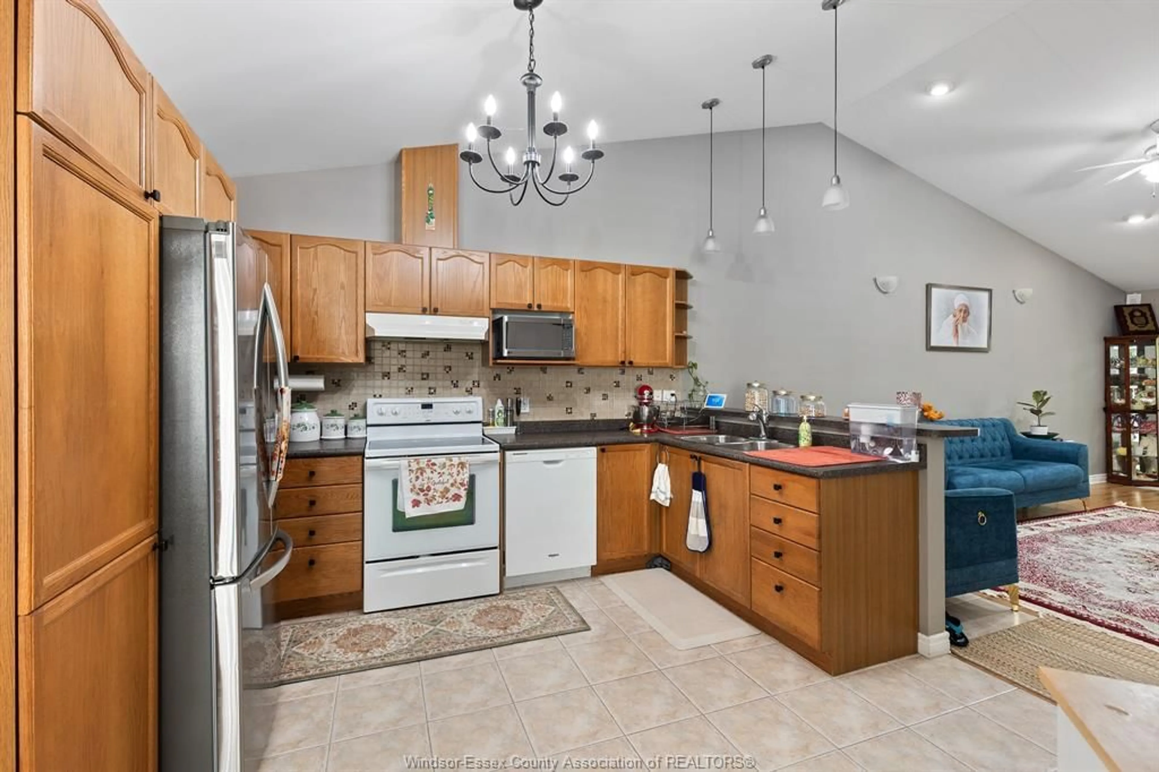 Open concept kitchen, ceramic/tile floor for 1685 CHATEAU Ave, Windsor Ontario N8P 1M4