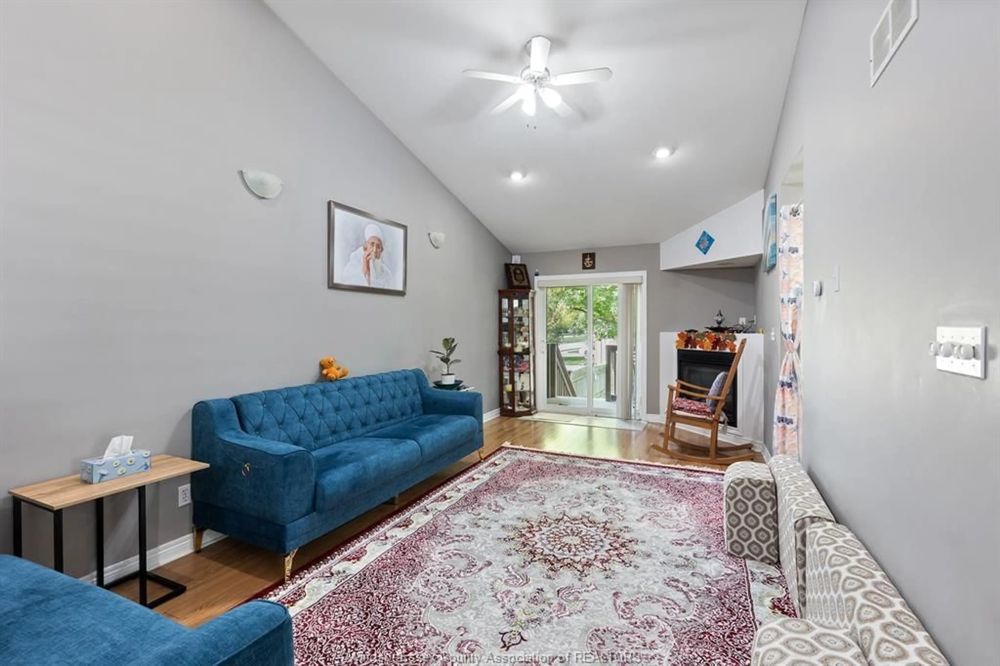 Living room with furniture, unknown for 1685 CHATEAU Ave, Windsor Ontario N8P 1M4