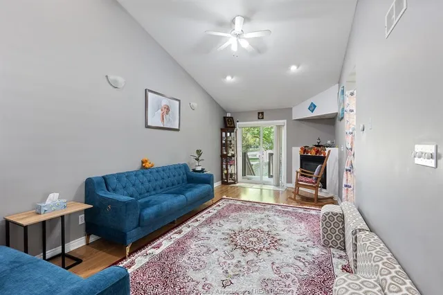 1685 CHATEAU Ave, Windsor 5