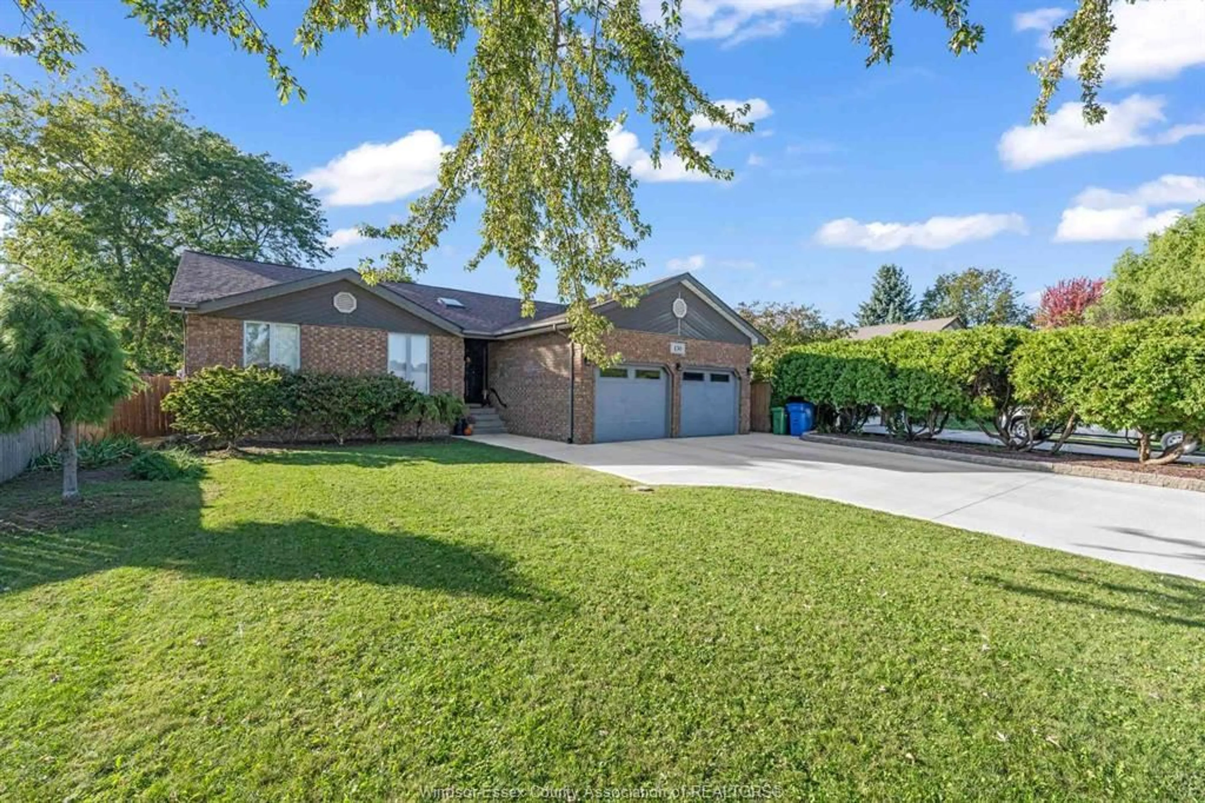 A pic from outside/outdoor area/front of a property/back of a property/a pic from drone, unknown for 130 Ryan St, Amherstburg Ontario N9V 3R3