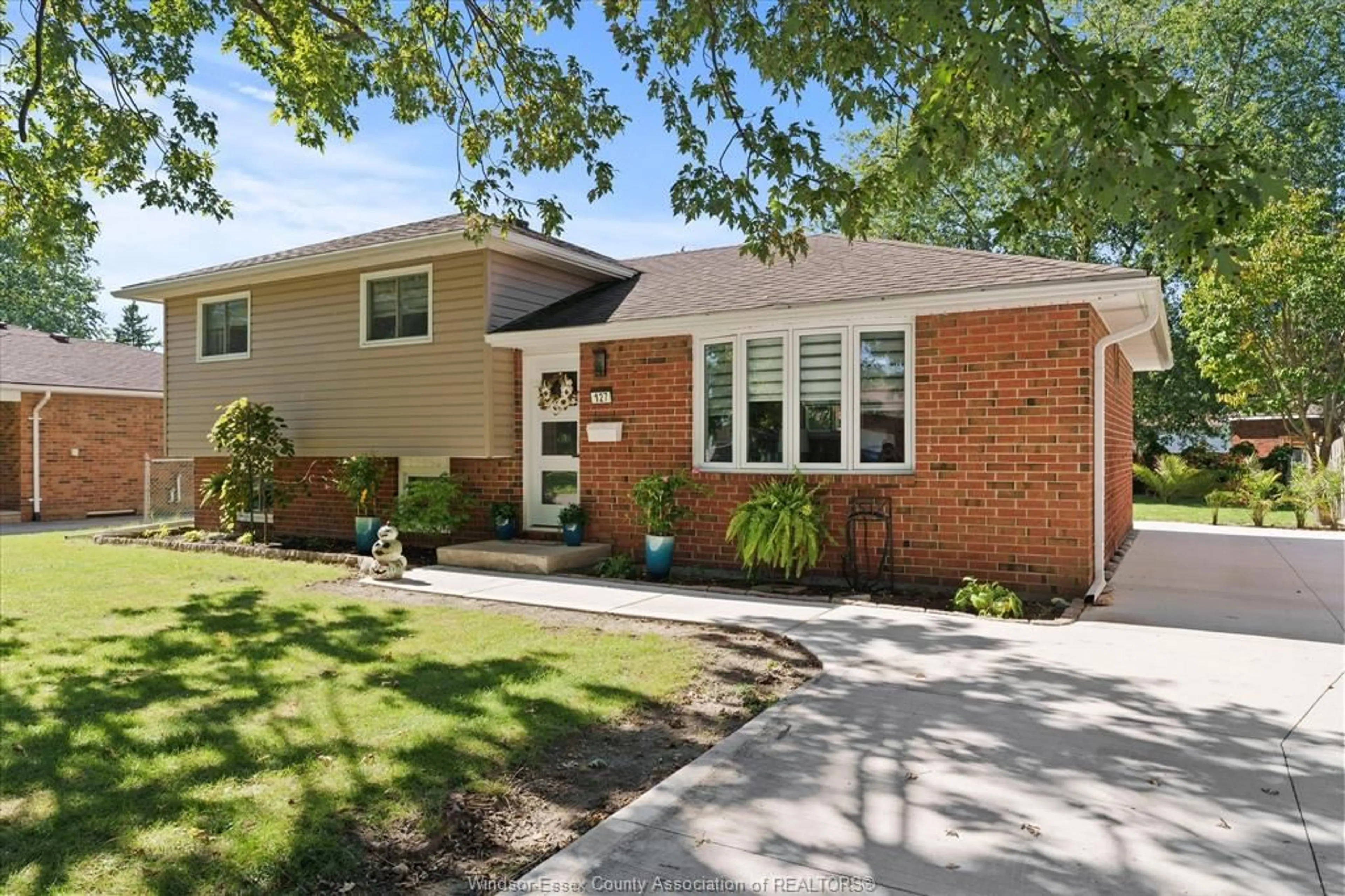 Home with brick exterior material, street for 127 BOARDWALK Ave, Amherstburg Ontario N9V 3C7
