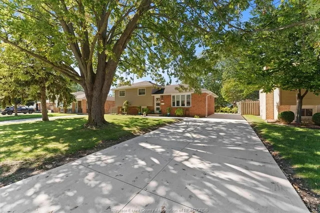 127 BOARDWALK Ave, Amherstburg 3