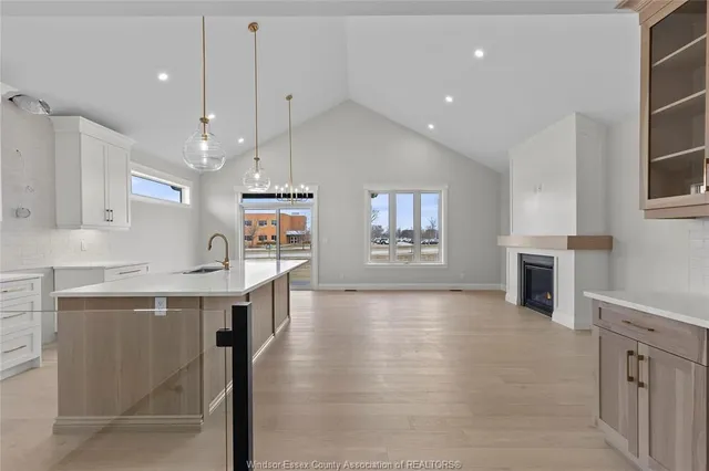512 ORSINI, Lakeshore 4