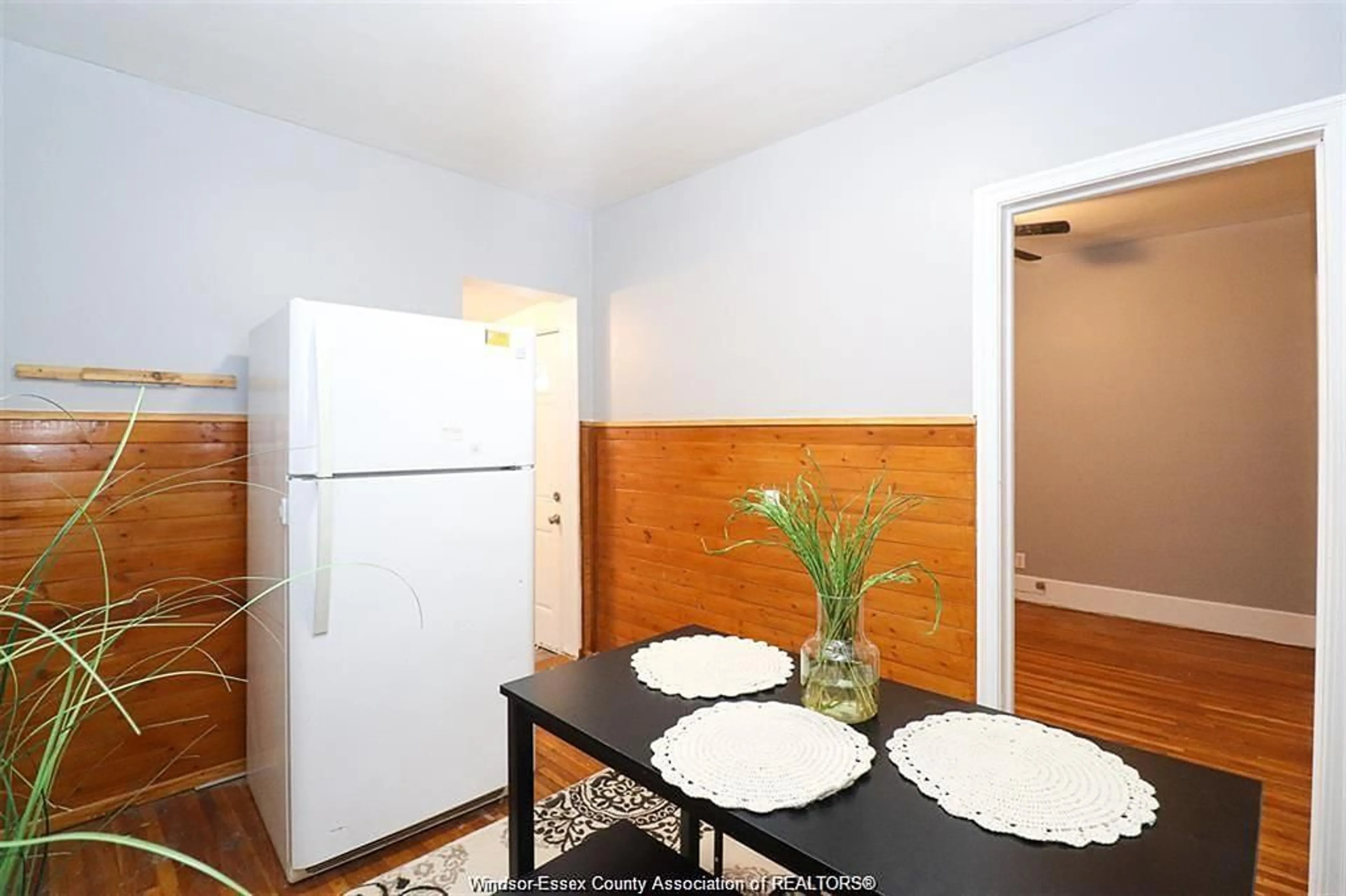 Dining room, wood/laminate floor for 822 PARTINGTON Ave, Windsor Ontario N9B 2N8