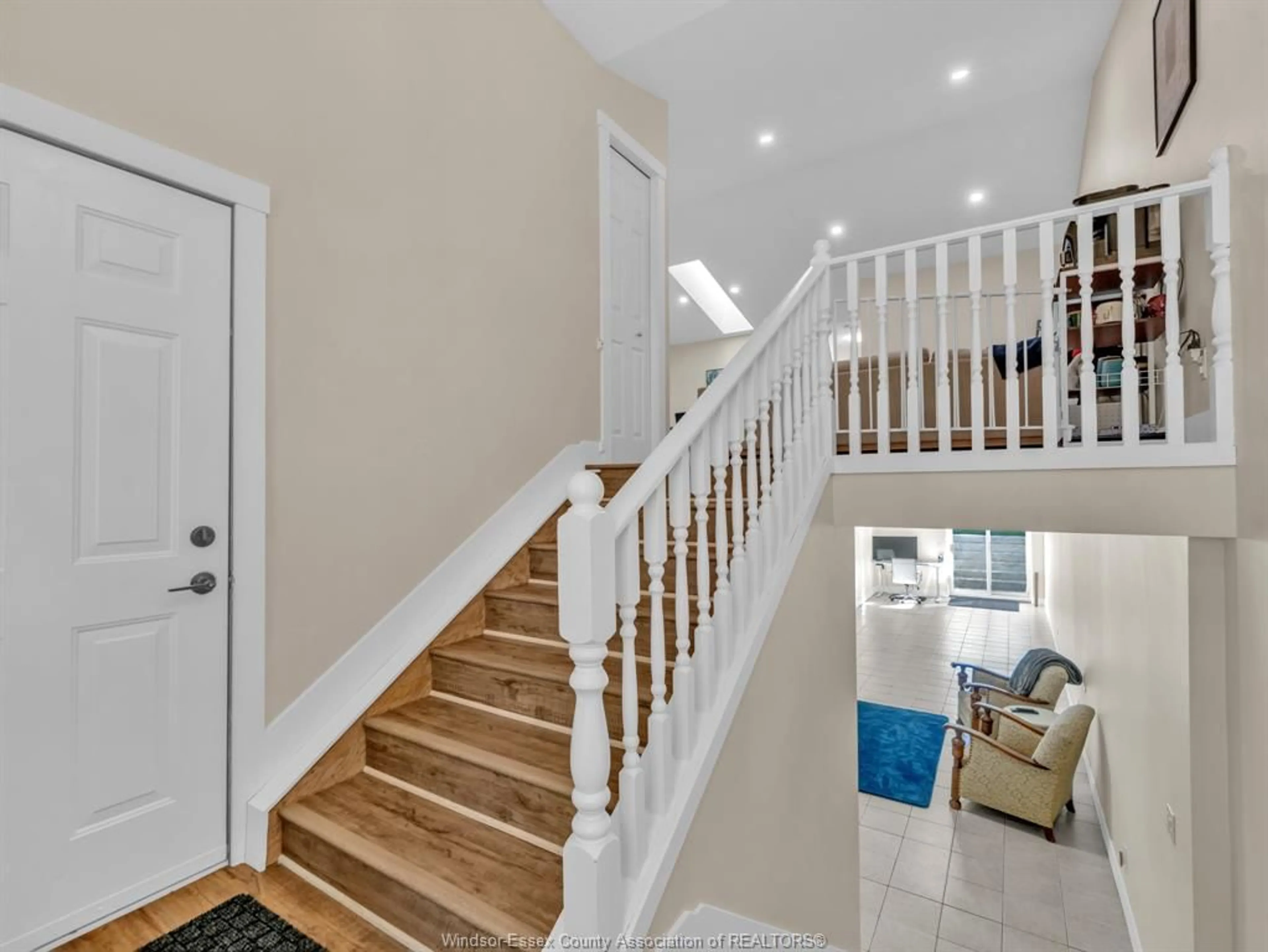 Stairs for 33 TOFFLEMIRE St, Amherstburg Ontario N9V 4E3