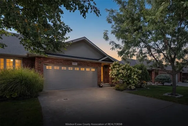 2207 KATELLA, Windsor 1