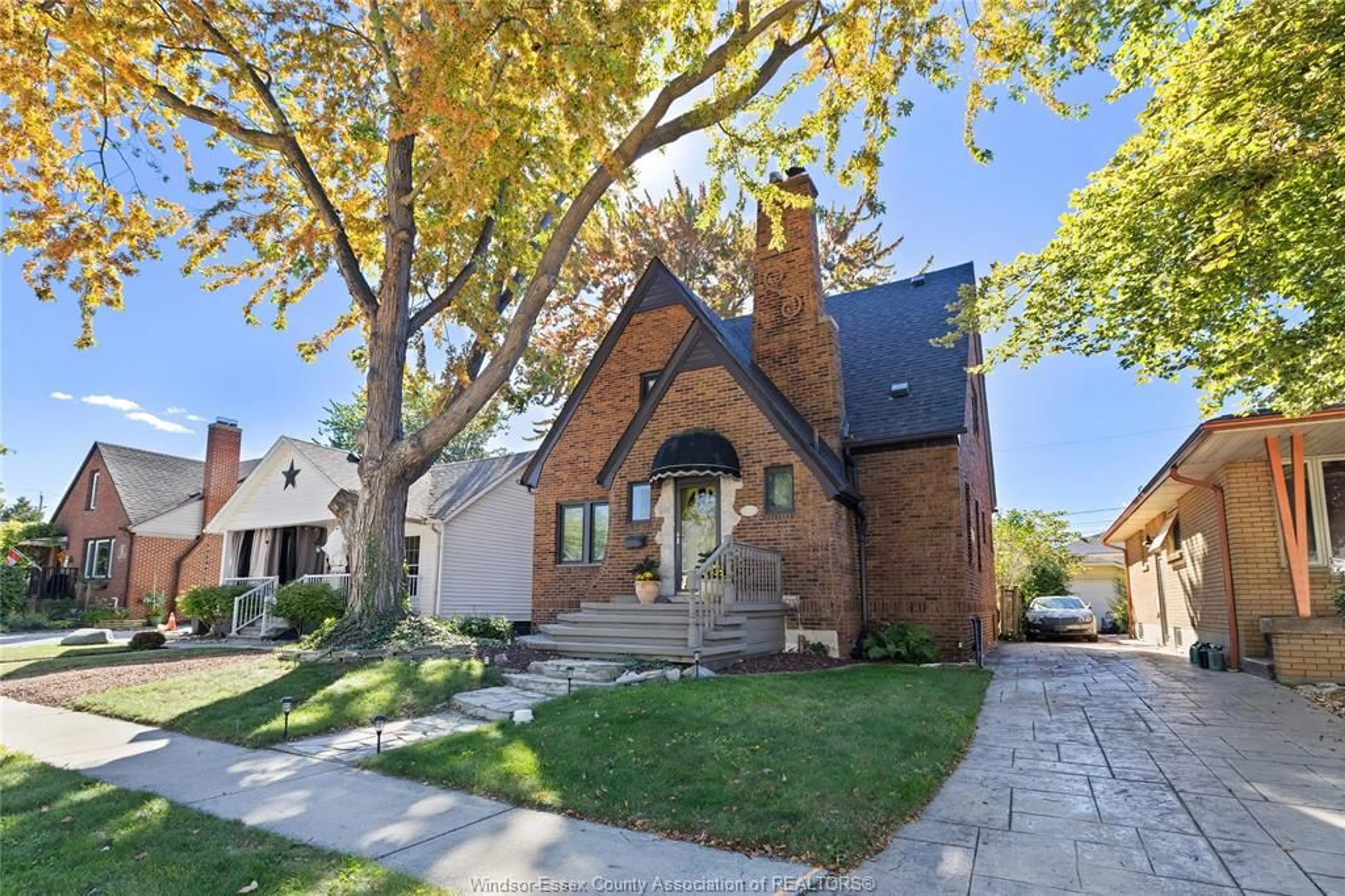 Home with brick exterior material, street for 265 ISABELLE, Windsor Ontario N8S 3A7