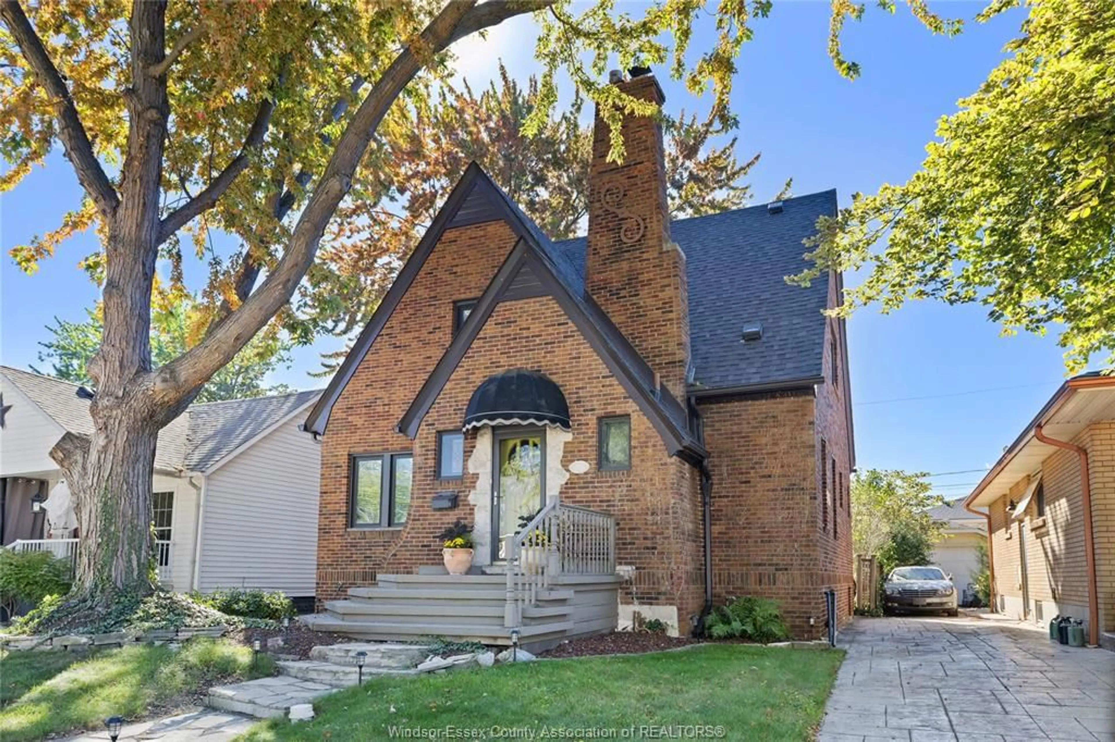 Home with brick exterior material, street for 265 ISABELLE, Windsor Ontario N8S 3A7