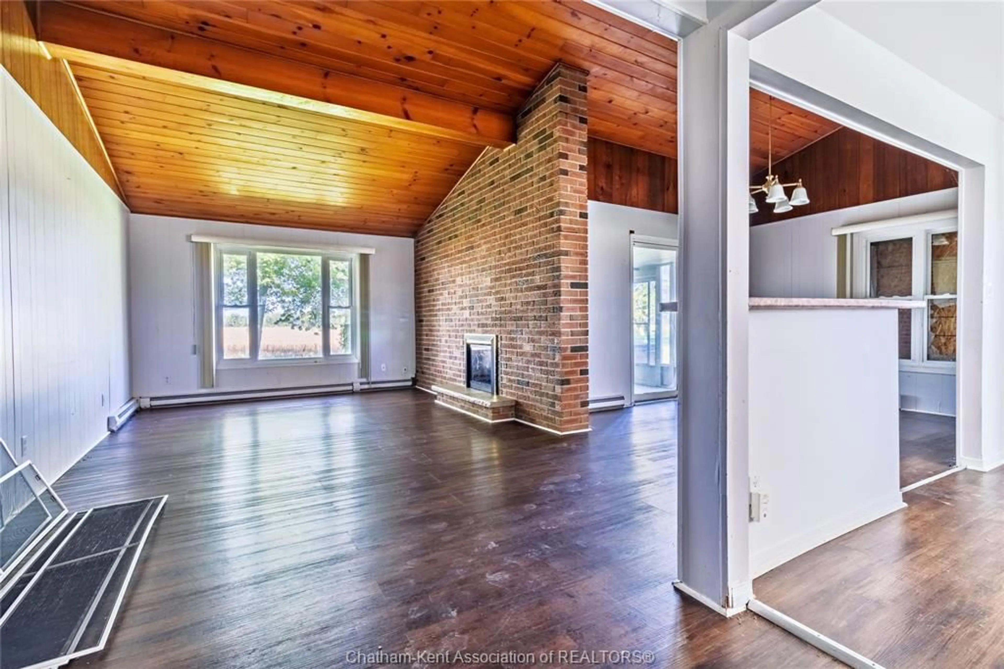 Indoor entryway for 4421 Gleeson Line, Tilbury Ontario N0P 2L0