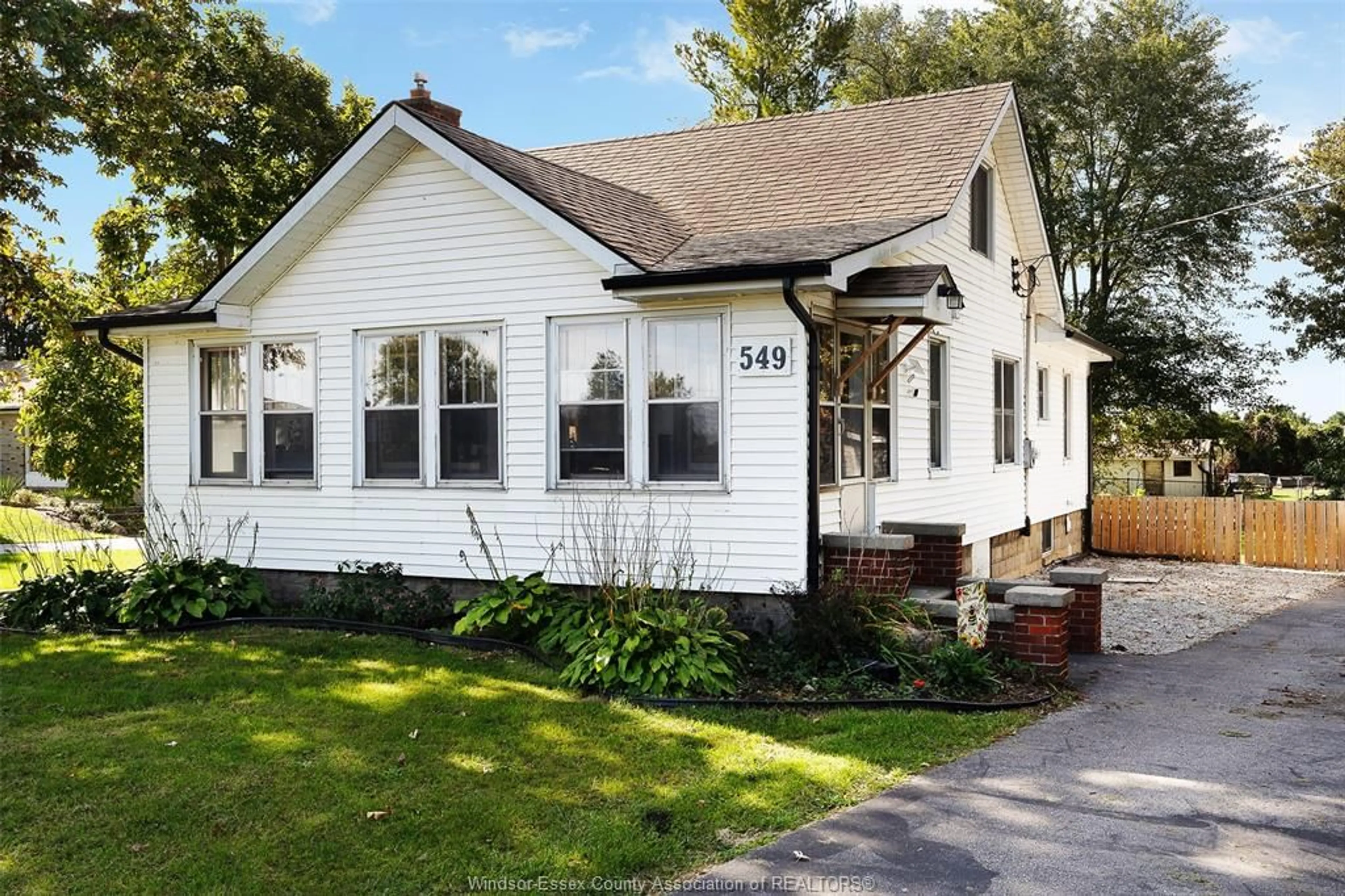 Home with vinyl exterior material, street for 549 COUNTY ROAD 34, Kingsville Ontario N8M 2W7