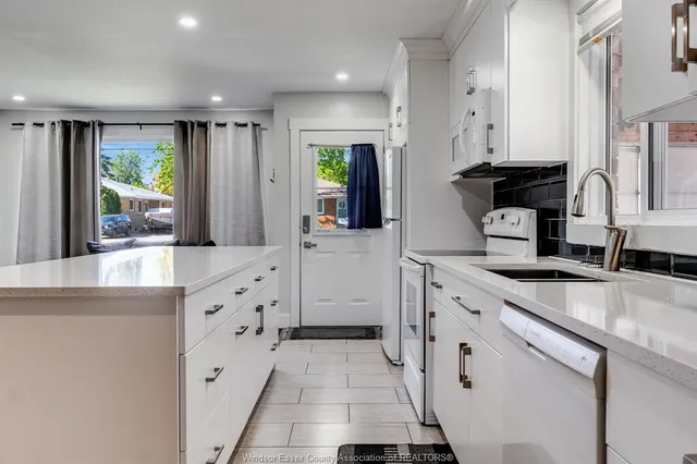 28 Donald Ave, Leamington 5