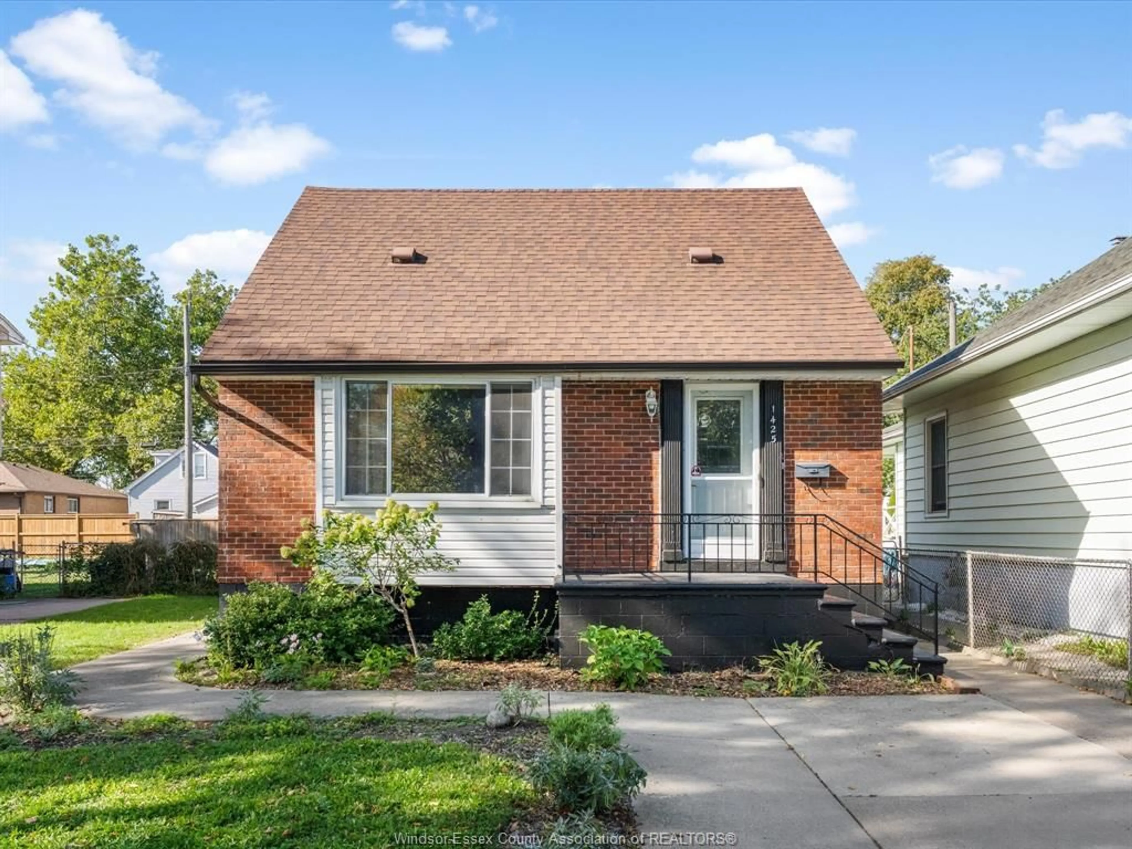 Home with brick exterior material, street for 1425 WESTCOTT, Windsor Ontario N8V 4C3