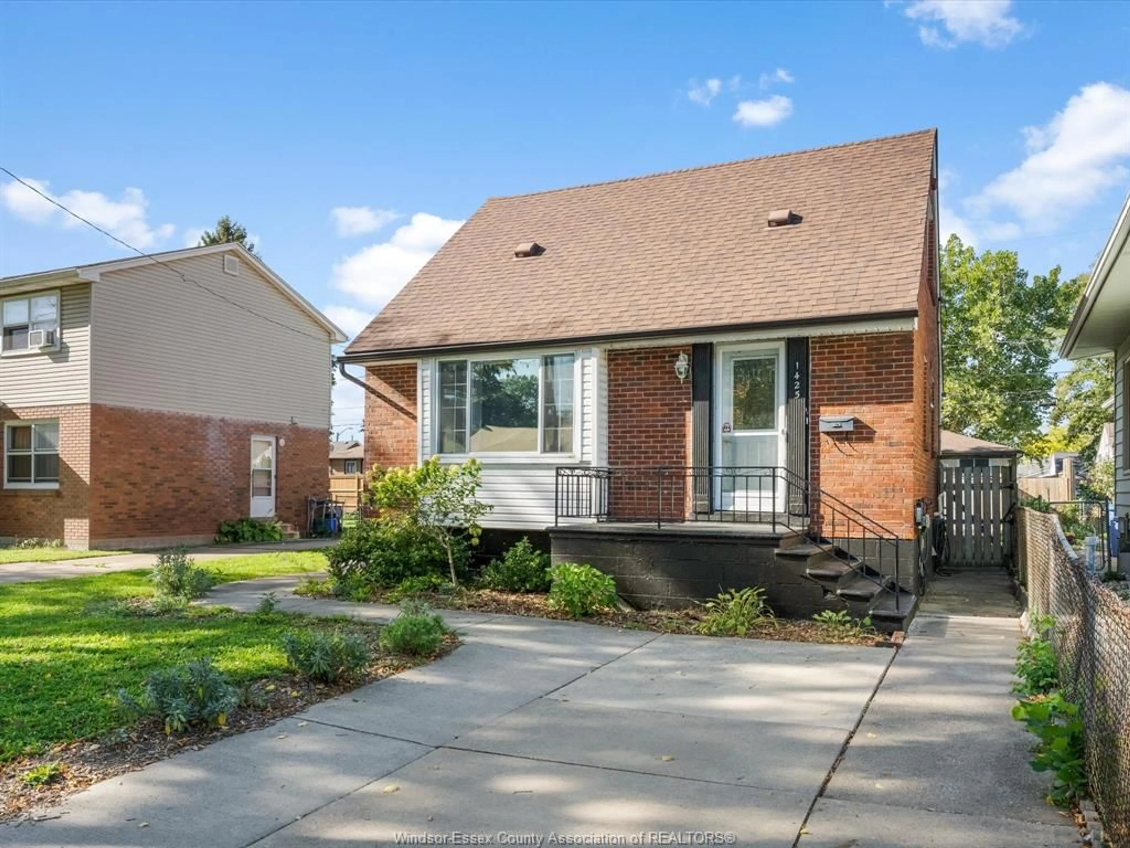 Home with brick exterior material, street for 1425 WESTCOTT, Windsor Ontario N8V 4C3