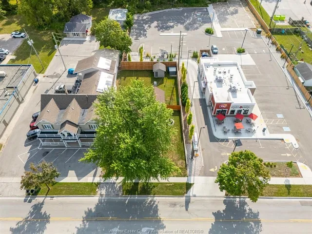 47 Sandwich St, Amherstburg 5