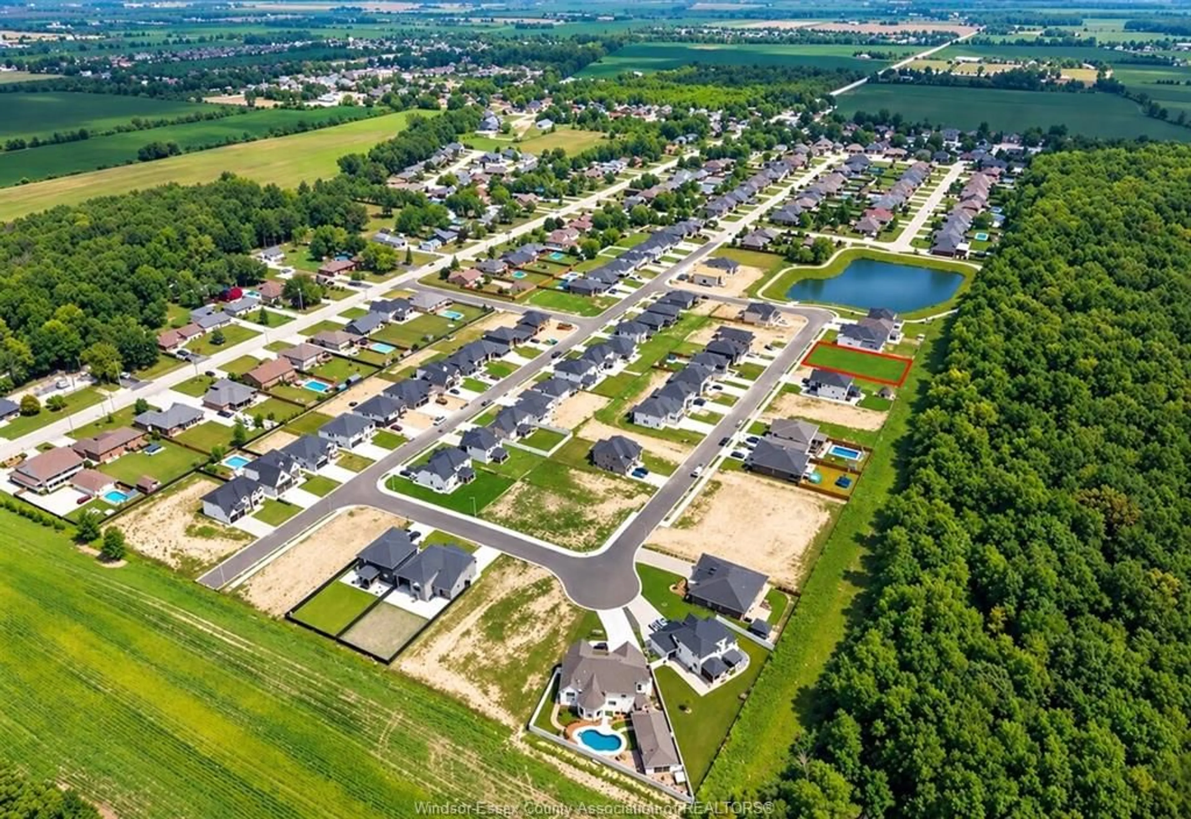 A pic from outside/outdoor area/front of a property/back of a property/a pic from drone, street for 7371 Garnet Cres, LaSalle Ontario N0R 1J0