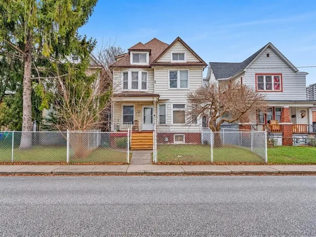 780 DOUGALL, Windsor