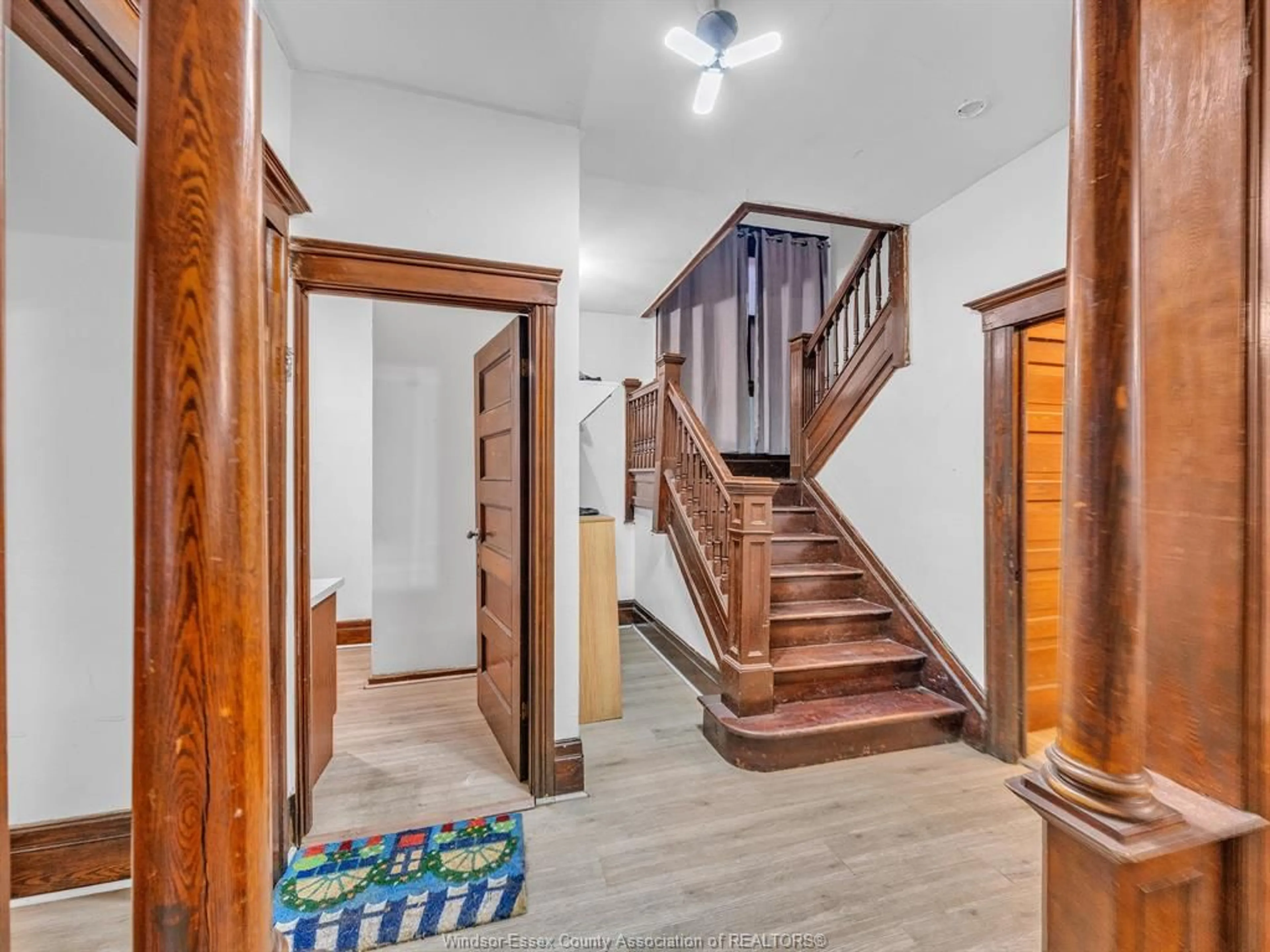 Indoor foyer for 780 DOUGALL, Windsor Ontario N9A 4P8