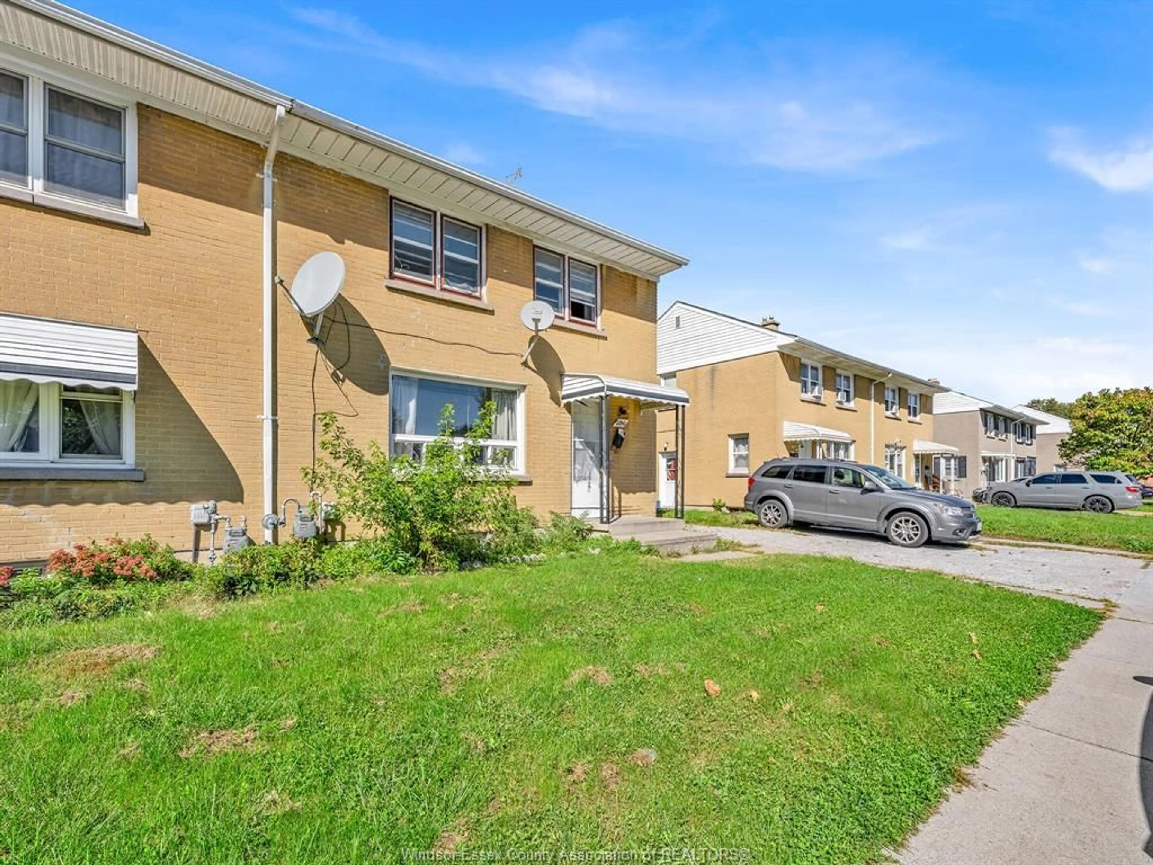 Unknown for 2290 TECUMSEH Rd, Windsor Ontario N9B 1W1