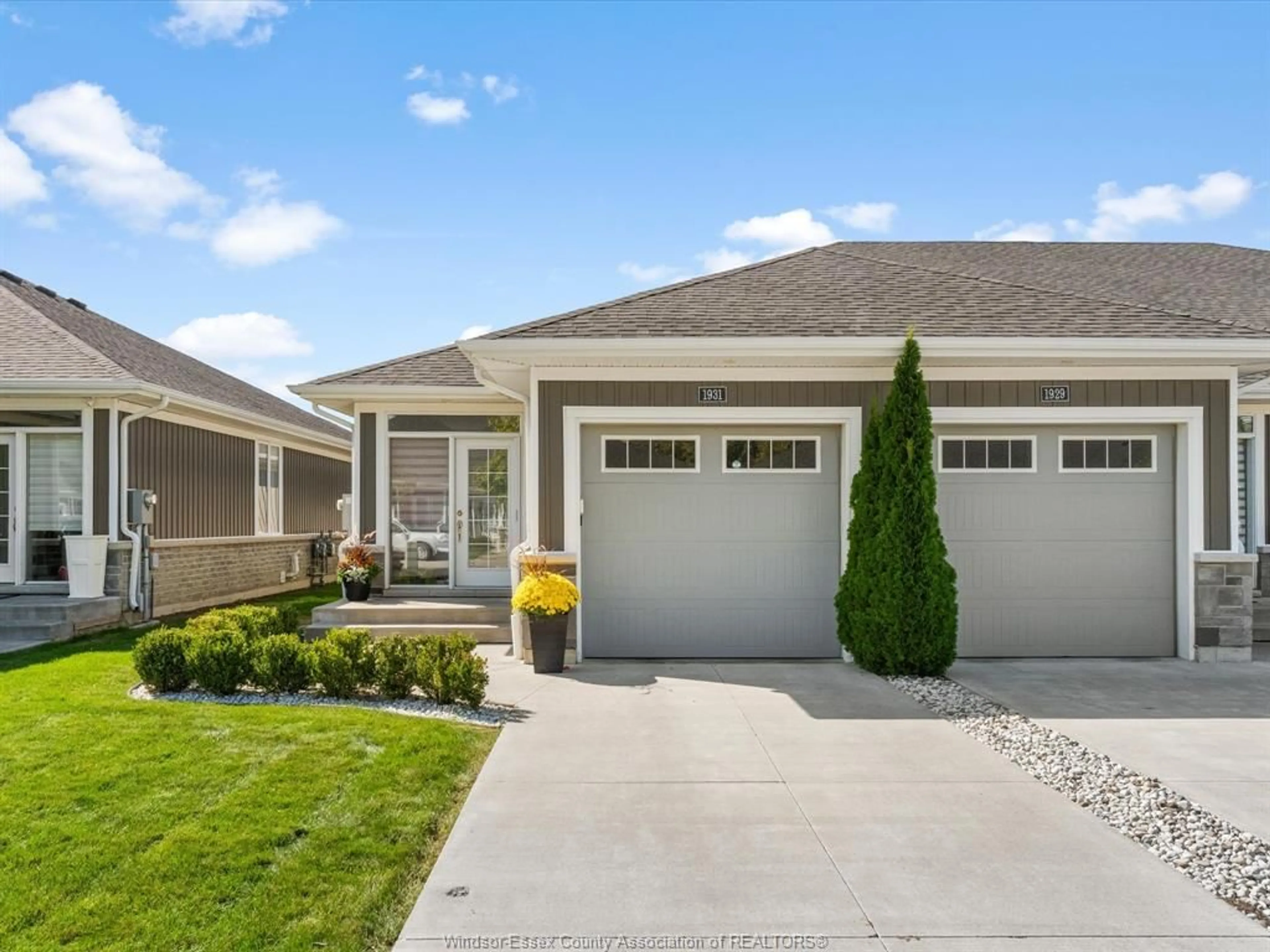 Home with vinyl exterior material, street for 1931 ETHAN COURT, Windsor Ontario N8T 0B3
