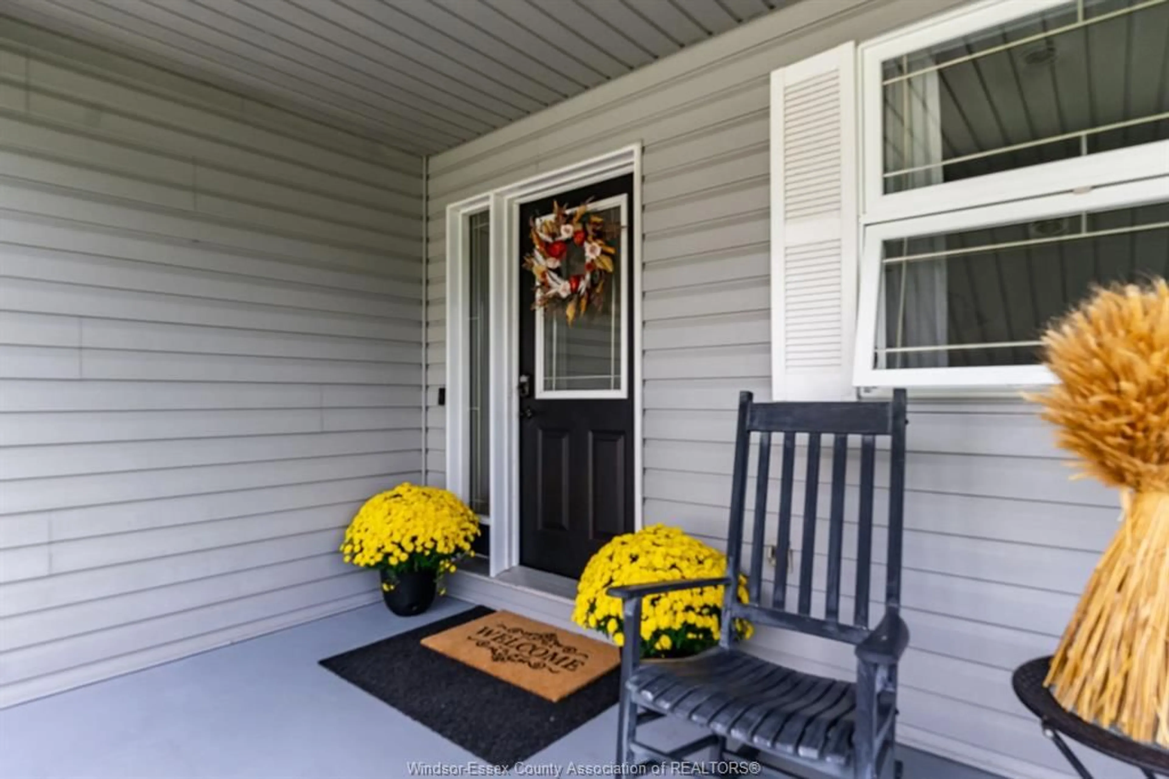 Indoor entryway for 1615 St. Clair Rd, Lakeshore Ontario N0R 1N0