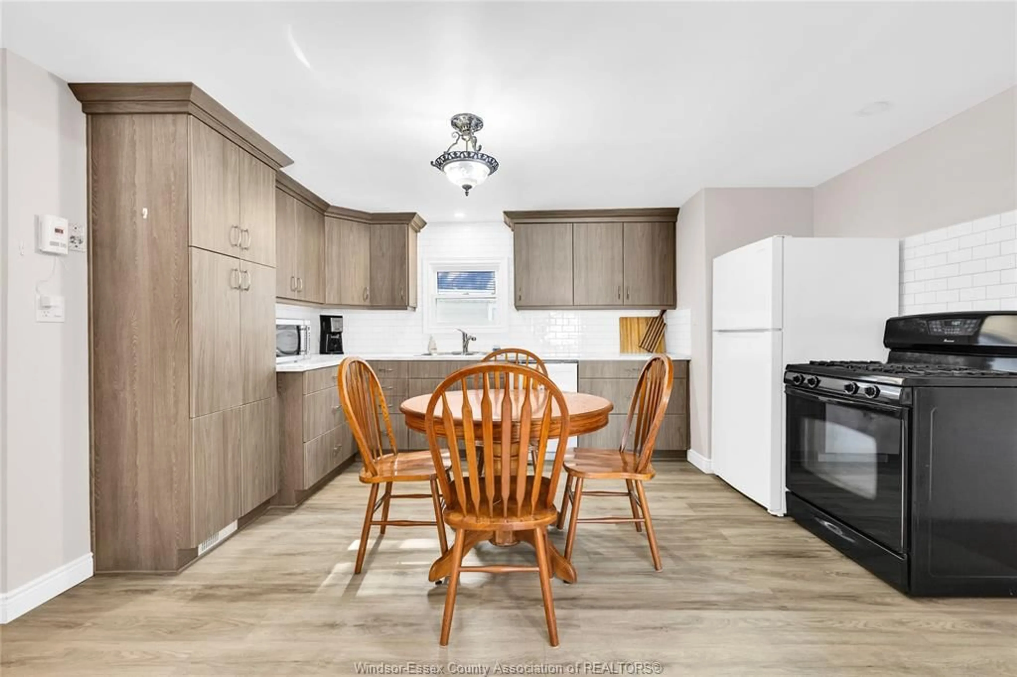 Open concept kitchen, unknown for 214 DANA Dr, Essex Ontario N8M 2A1