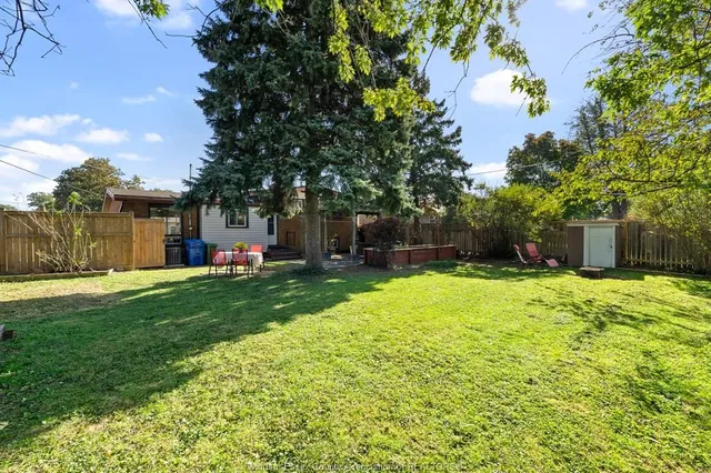 2505 LONGFELLOW, Windsor 2
