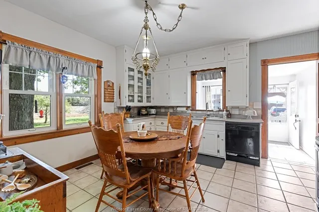 2151 COUNTY RD 20, Harrow 5